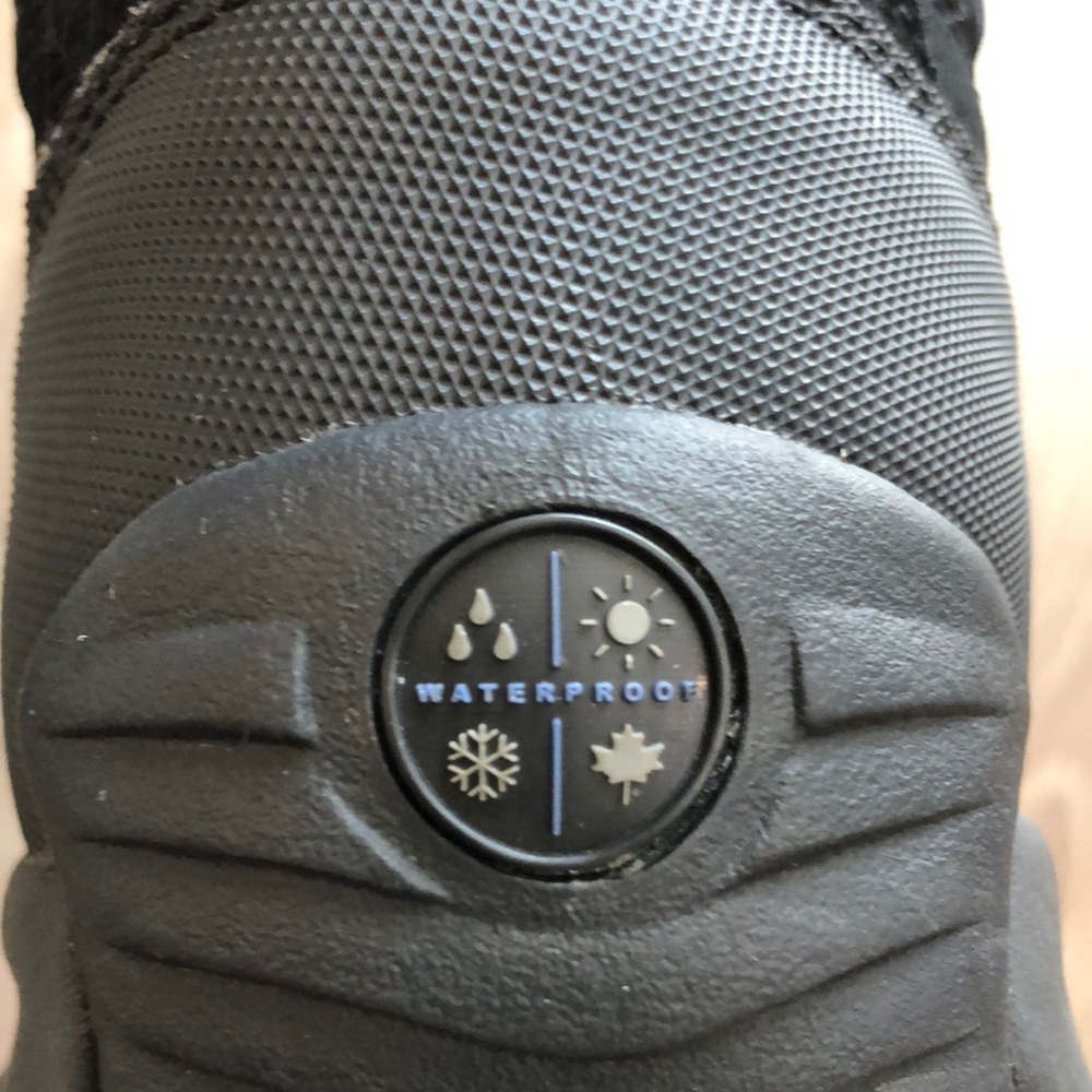LANDS’ END Waterproof Winter Snow Boots in Black - Picture 5 of 7